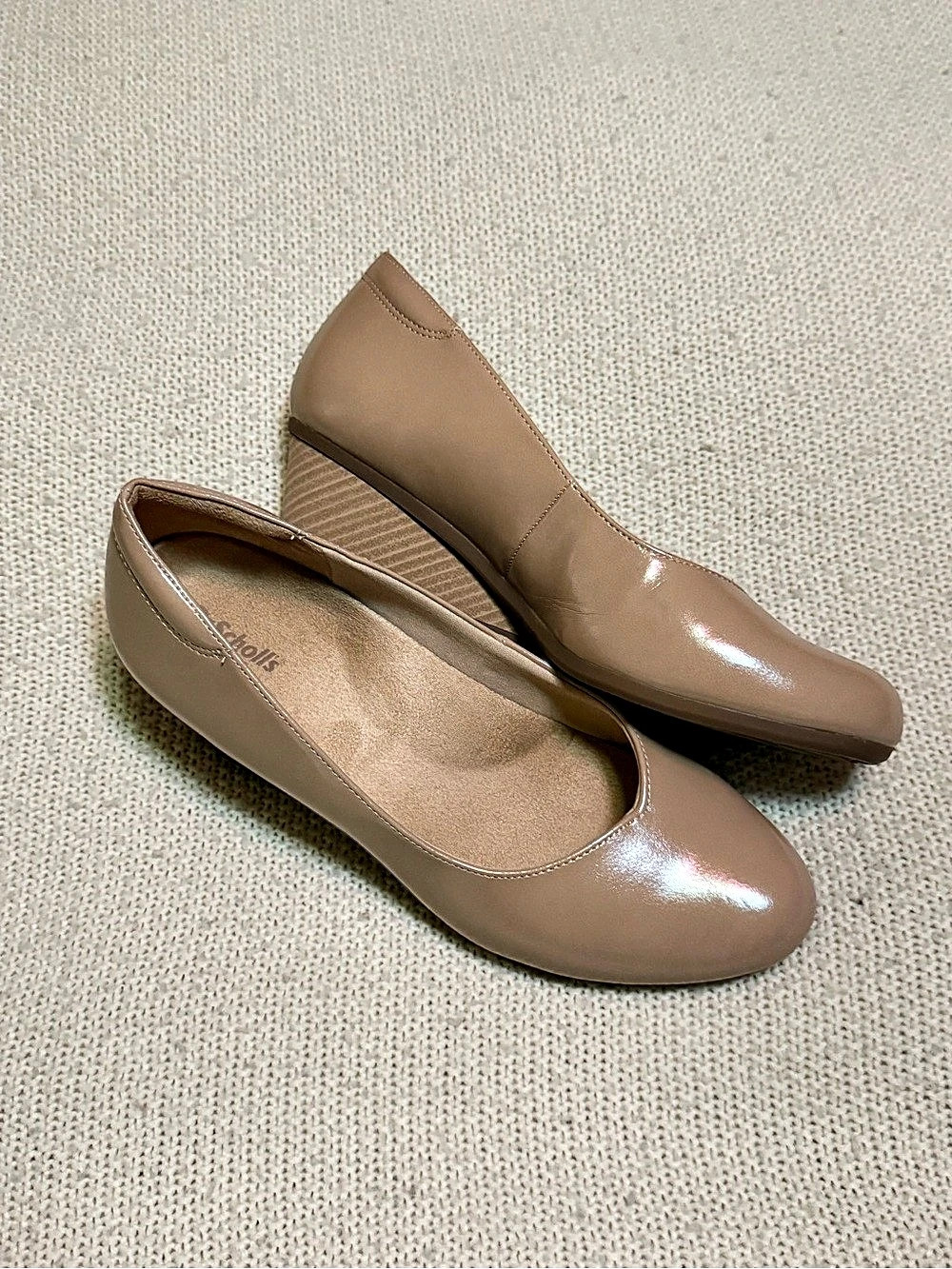 SoftWalk Patent Pumps in Beige